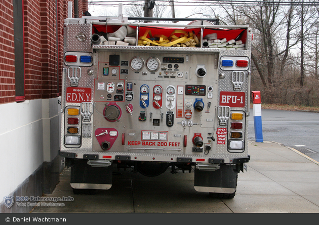 FDNY - Staten Island - Brush Fire Unit 1 - Waldbrand-TLF