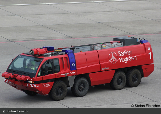 Florian Flughafen Berlin-Tegel Crash 01