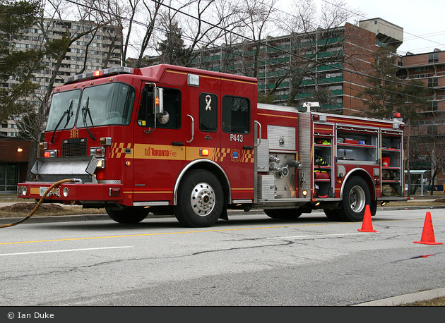 Toronto - Fire Service - Pumper 443