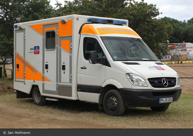 Ambulanz Mittelmark RTW (PM-SG 1832)