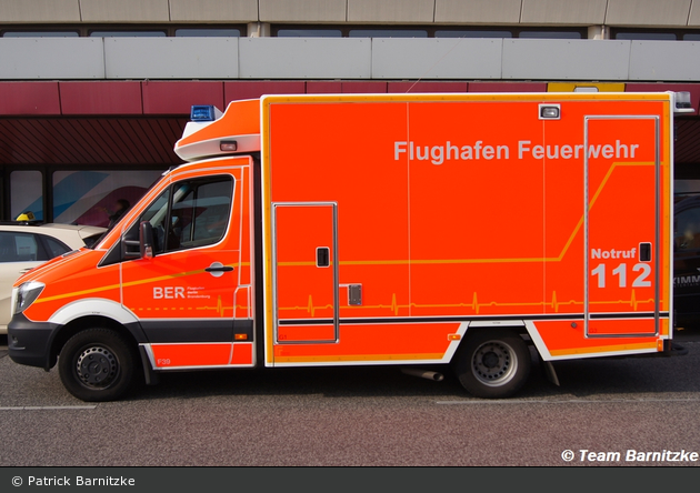 Florian Flughafen Berlin-Tegel RTW