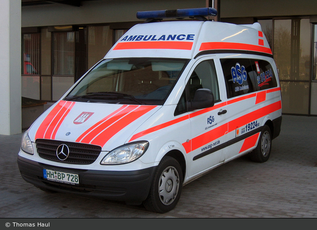 ASG Ambulanz - KTW 02-04 (HH-BP 728) (a.D.)