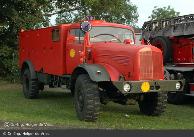 unbekannt - Feuerwehr - FlKfz 2400 (a.D.)