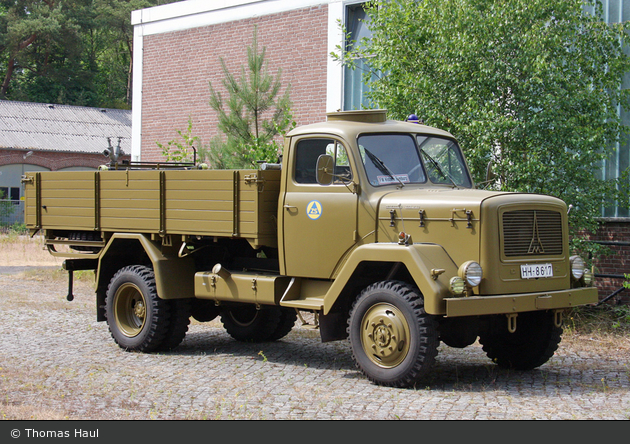 Hamburger Feuerwehrhistoriker TW 30 (HH-8617) (a.D.)