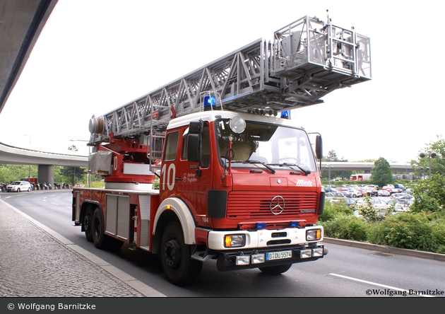 Florian Flughafen Berlin-Tegel Crash 10 (a.D./2)