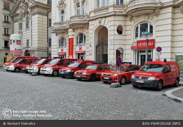 AT - Wien - Feuerwehr - Gruppenfoto 01