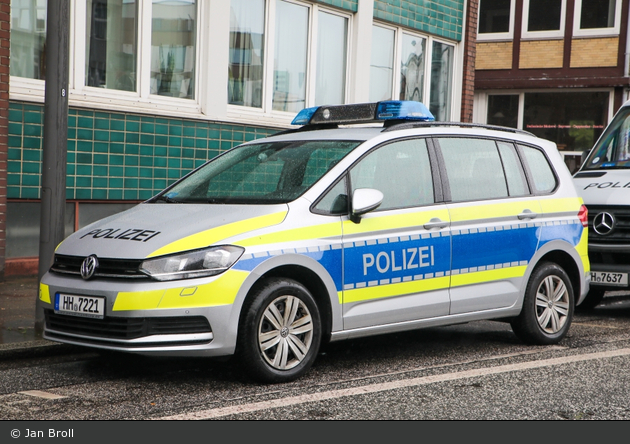 HH-7221 - VW Touran - FuStW