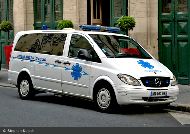 La Celle-Saint-Cloud - Ambulances d'Ablis - KTW