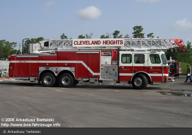 Cleveland Heights - FD - Ladder 221-1 - DL (a.D.)