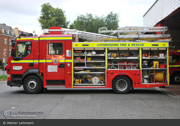 Witney - Oxfordshire Fire and Rescue Service - WrL