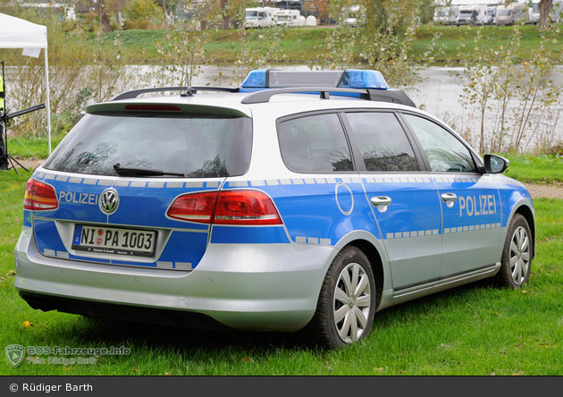 NI-PA 1003 - VW Passat Variant - FuStW