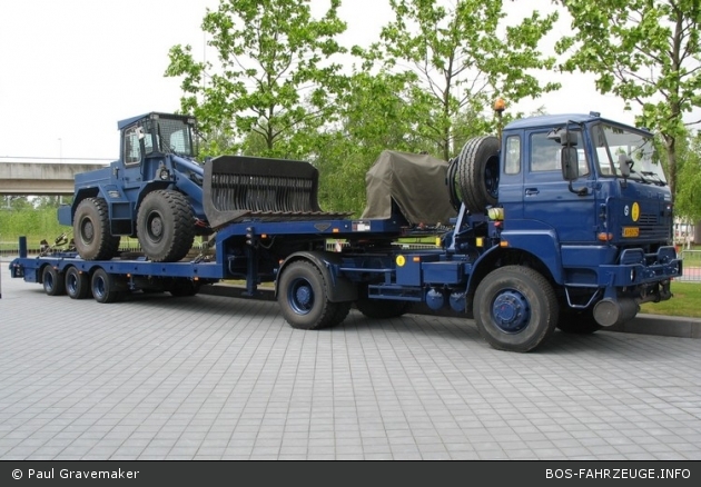 Schiphol - Koninklijke Marechaussee - LKW