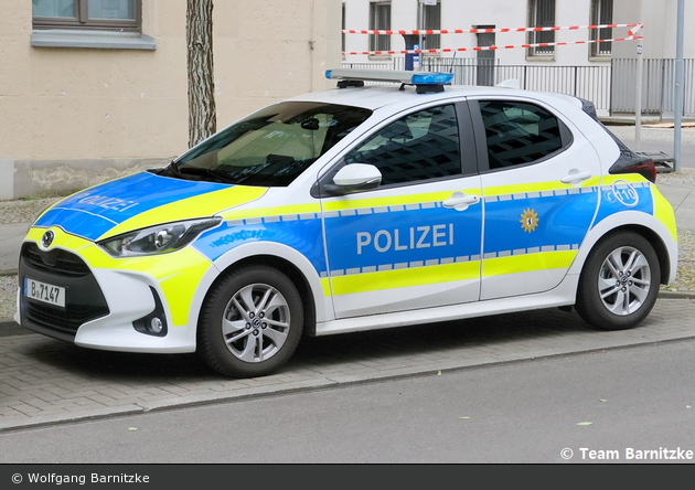 B-7147 - Mazda 2 Hybrid - FuStW