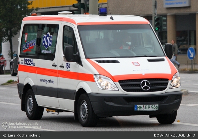 ASG Ambulanz - KTW 02-05 (HH-BP 966) (a.D.)