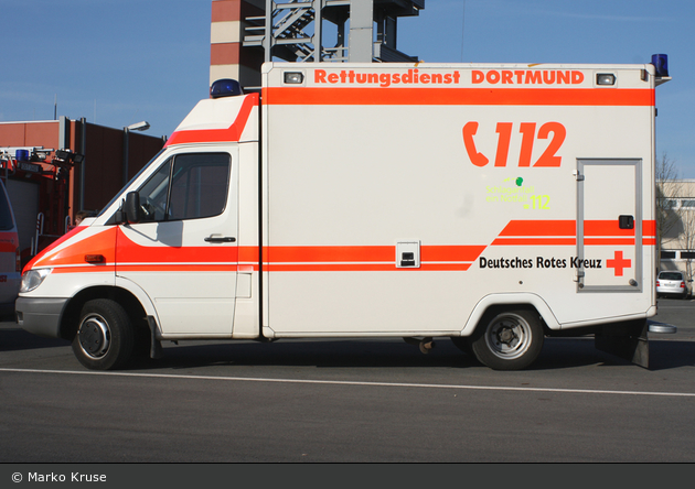 Rotkreuz Dortmund 11/83-03