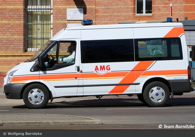 Krankentransport AMG - KTW 06 (B-A 6706)