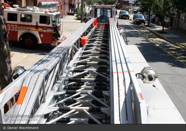 FDNY - Brooklyn - Ladder 175 - DL