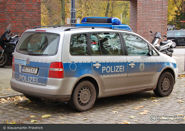 Bremen - VW Touran - FuStW (HB-7162) (a.D.)