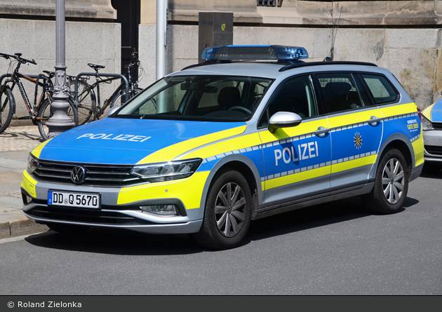 DD-Q 5670 - VW Passat Variant - FuStW