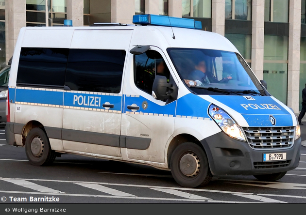 B-7990 - Renault Master - GruKW