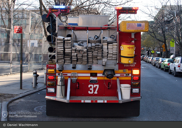 FDNY - Manhattan - Engine 037 - TLF