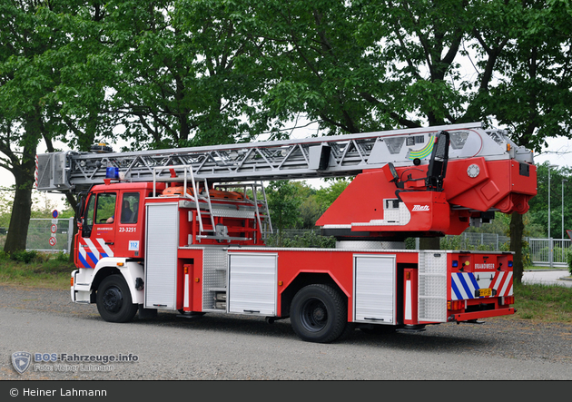 Venlo - Brandweer - DLK - 23-3251 (a.D.)