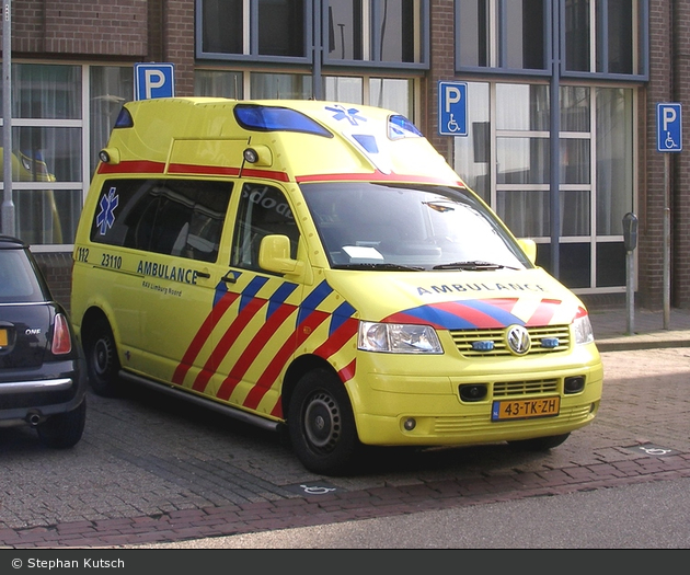 Weert - AmbulanceZorg Limburg-Noord - RTW - 23-110 (a.D.)