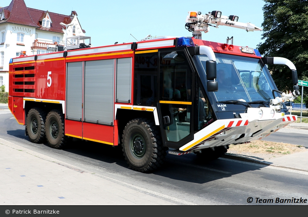Rostock - Feuerwehr - FlKfz Mittel, Flugplatz
