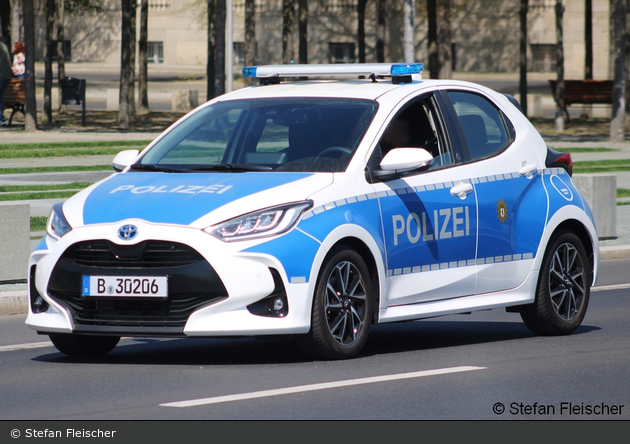 B-30206 - Toyota Yaris Hybrid - FuStW