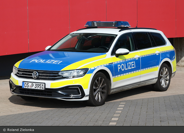OS-P 3951 - VW Passat Variant GTE - FuStW
