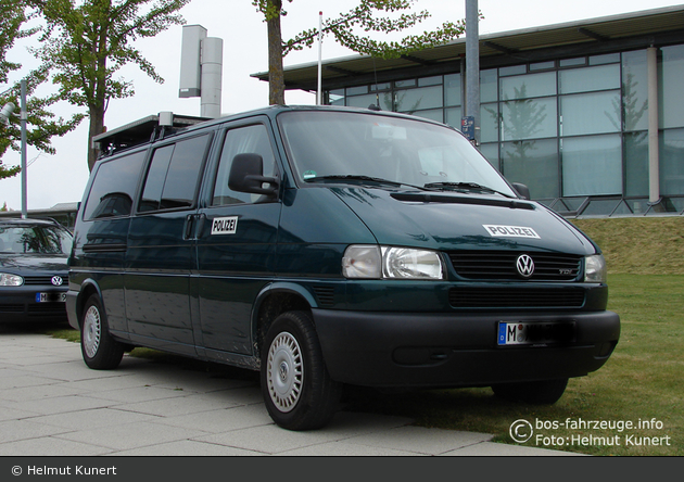 M-XX XXX - VW T4 - Videoüberwachungswagen - München