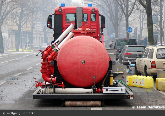 Florian Berlin AB-Schaumtank/Werfer