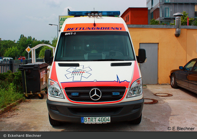 Krankentransport Berliner Rettungsdienst Team - BRT-01 RTW (a.D.)