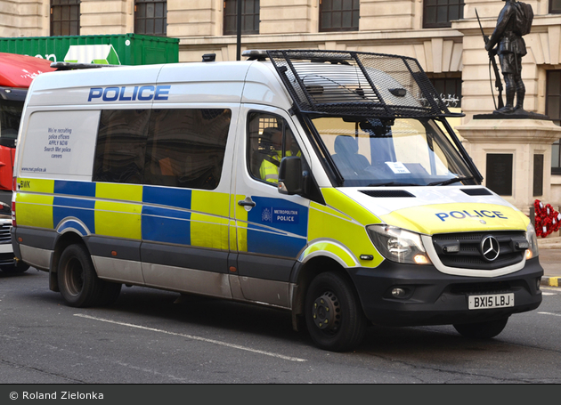London - Metropolitan Police Service - Territorial Support Group - GruKw - BWK