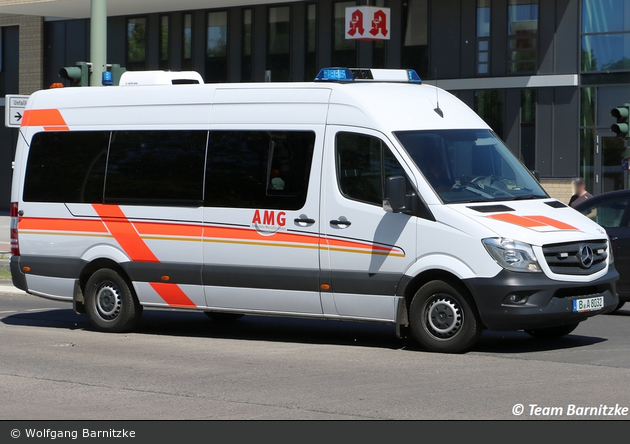 Krankentransport AMG - KTW 32 (B-A 8032)