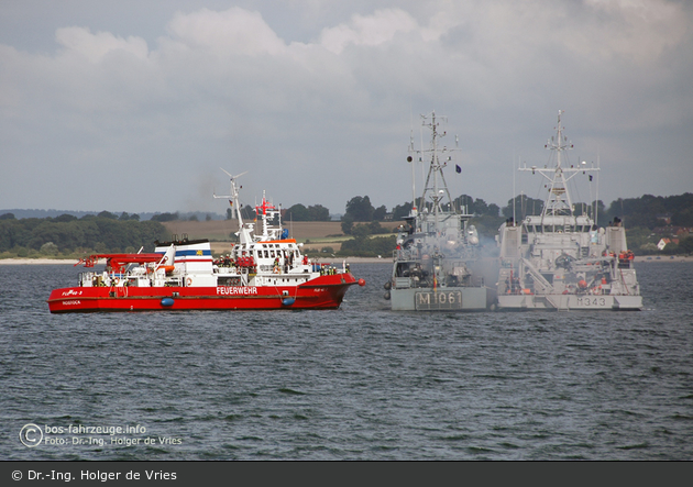 Florian Rostock - Feuerlöschboot FLB 40-3 - Feuerlöschübung