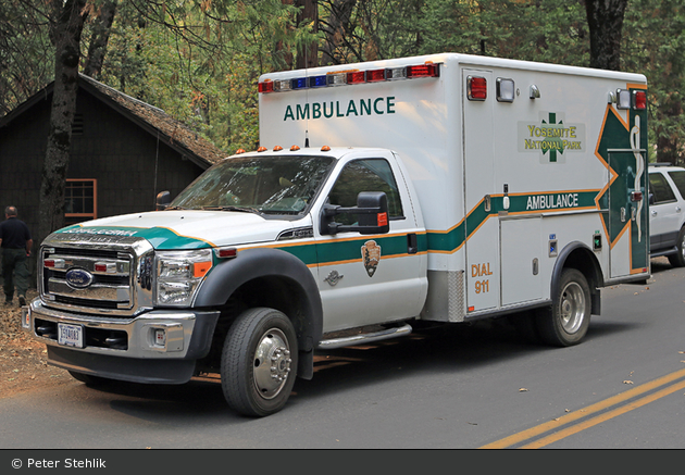 Yosemite Village - National Park Service - Ambulance Service - Ambulance 002
