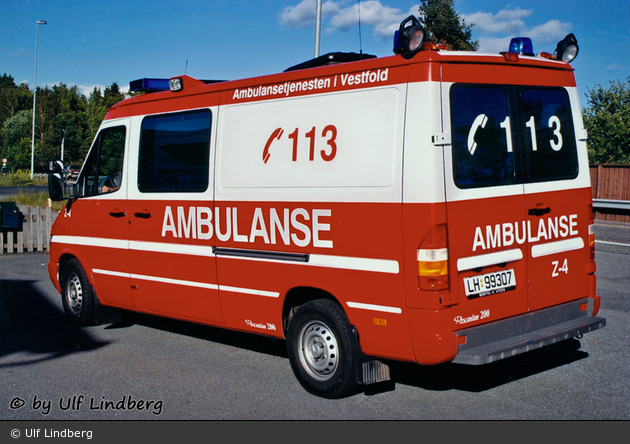 Tønsberg - Ambulansetjenesten i Vestfold - RTW - Z-04 (a.D.)