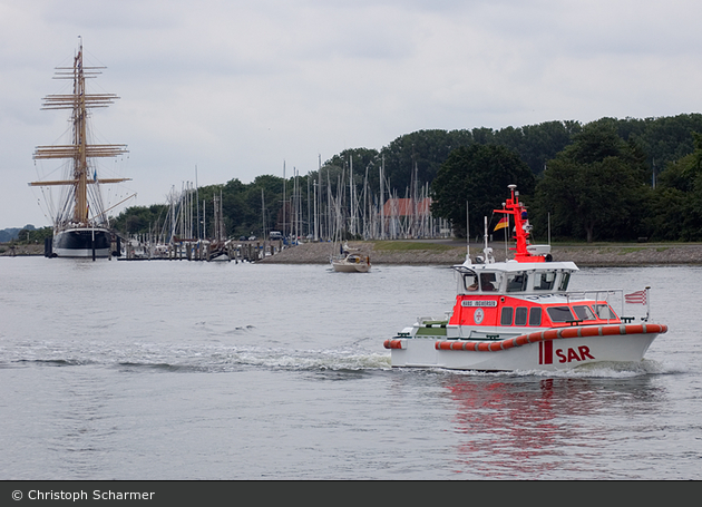 Seenotrettungsboot HANS INGWERSEN (Passat im Hintergrund)