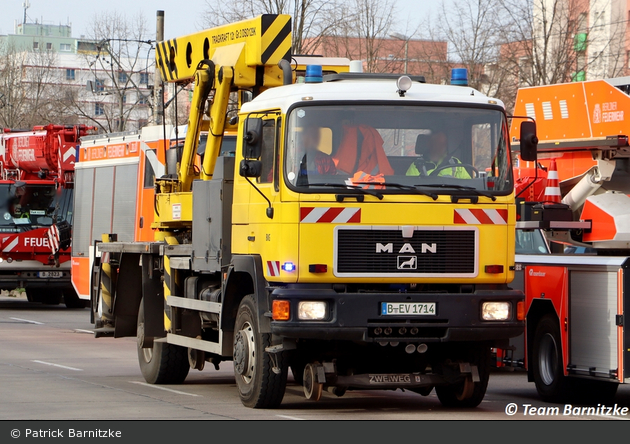 Berlin - Berliner Verkehrsbetriebe - Bergungskran (B-EV 1714)