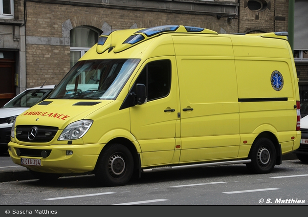 Etterbeek - First Intervention Ambulance ASBL - KTW