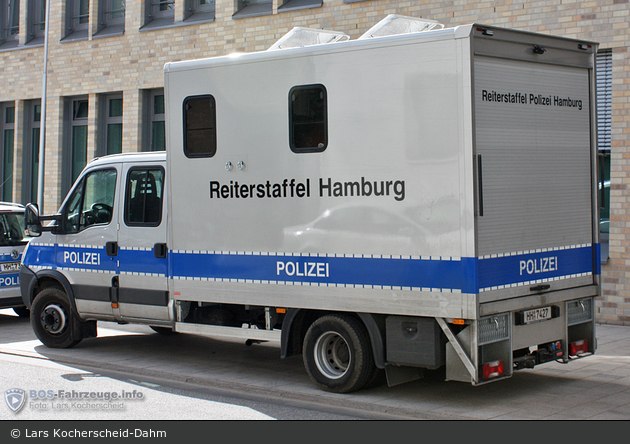 HH-7427 - Iveco Daily - Pferdetransporter