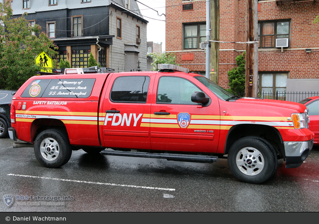 FDNY - Brooklyn - Safety Battalion - ELW
