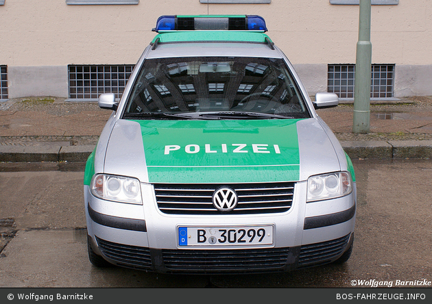 B-30299 - VW Passat Variant - FuStW (a.D.)