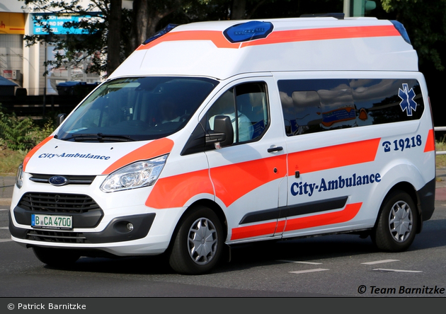 Krankentransport City Ambulance - KTW (B-CA 4700)