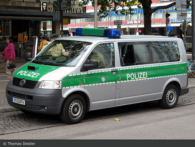 M-31874 - VW T5 - FuStW - München