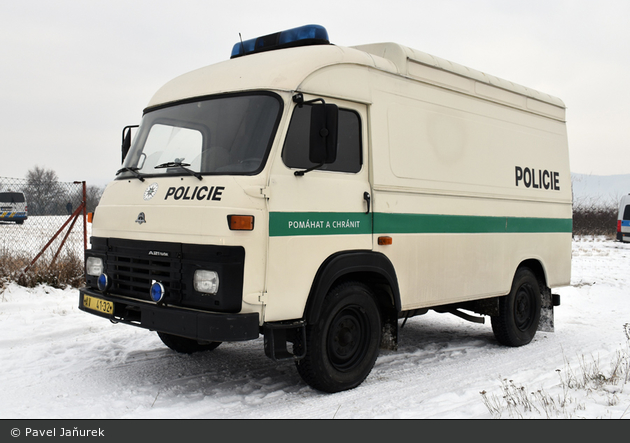 Praha - Policie - AV 41-32 - LKW