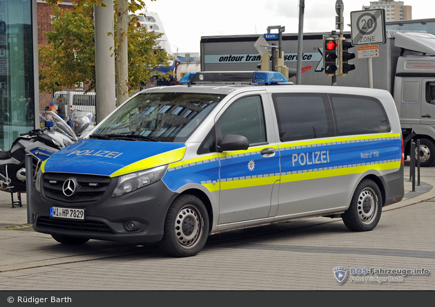 File:Sinsheim - Polizei - Mercedes-Benz Vito (W447) - BWL-4 1394