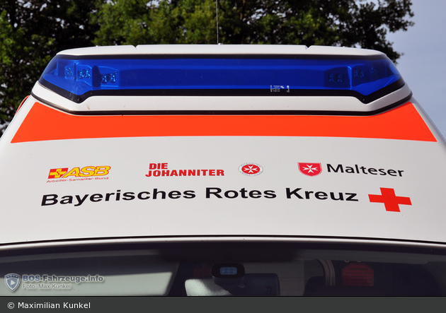 Volkswagen VW T5 - Ambulanzmobile Schönebeck - Testfahrzeug Bayern-KTW (a.D.)