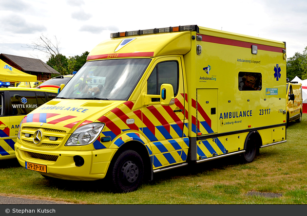 Venlo - AmbulanceZorg Limburg-Noord - S-RTW - 23-117 (a.D.)